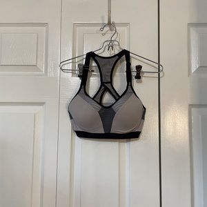EUC Victoria’s Secret Incredible sports bra